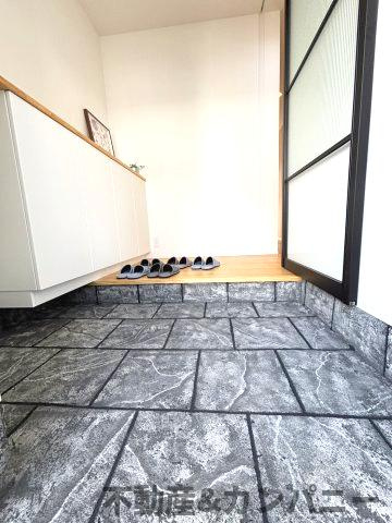 メルティータウン東野　コナラの家(4号棟)　東野5丁目分譲戸建(全4棟)の玄関|シンプルで使いやすい玄関です