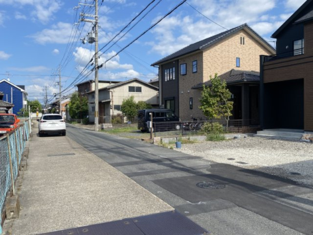 木津八ケ坪　新築戸建の前面道路含む現地写真|前面道路含む現地写真です