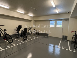 【その他共用部分】 | 駐輪場は雨に濡れず♪