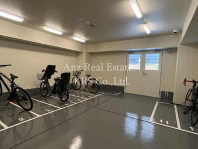 【その他共用部分】 | RiviereGauche谷町六丁目 | 駐輪場は雨に濡れず♪