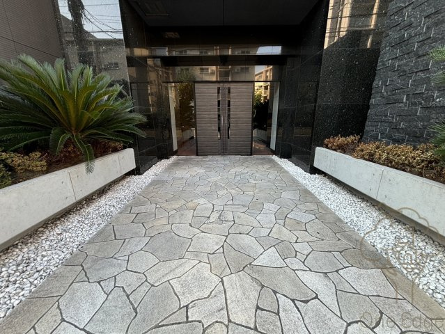 S-RESIDENCE新大阪駅前のエントランス