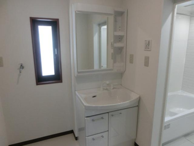 【独立洗面台】 | 浜坂８丁目　中古住宅（リフォーム済）