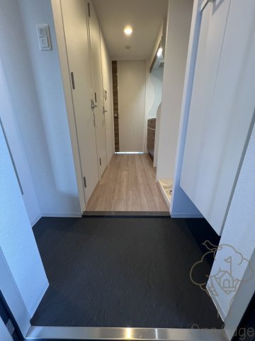 セレニテ新大阪プリエの玄関