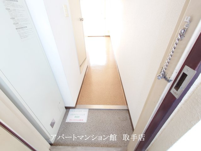 たかなかビルの玄関
