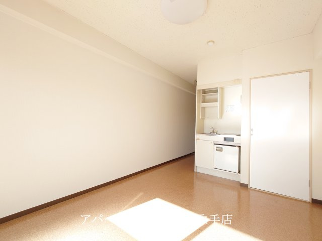 たかなかビルの居間・リビング