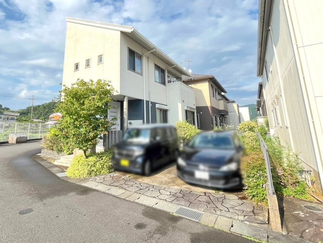 舞鶴市女布北町　中古戸建の前面道路含む現地写真