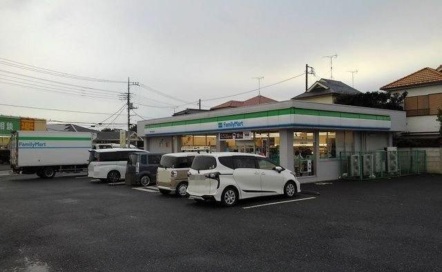 カーサ　デル　フィオーレの周辺|ファミリーマートまで210m