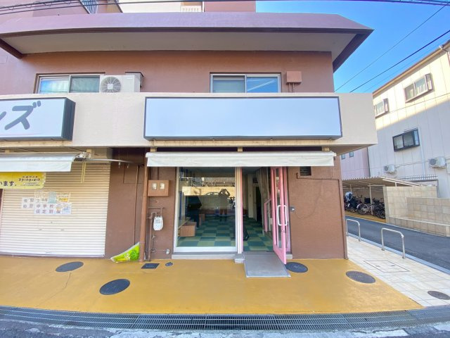 【外観】 | サングレース柏原　1F店舗