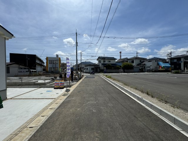 柏市豊住４丁目新築戸建【柏第八小学校：8分】の前面道路含む現地写真|中央開発道路