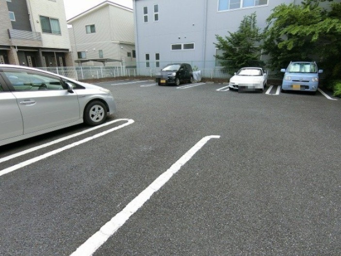 モーダパラッツォの駐車場
