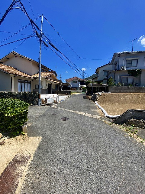 馬木7丁目　土地の前面道路含む現地写真