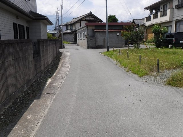 南アルプス市鏡中條70坪売地