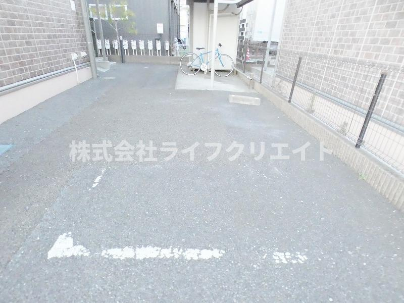 クレールの駐車場