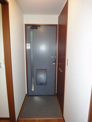 【玄関】 | リーフ都筑B【SHM】 | 大型シューズボックスでお気に入りの靴もたっぷり収納できます☆お客様もスムーズにお出迎えできますね♪