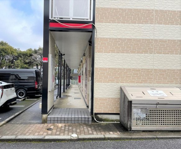 レオパレスサンハイムⅡのエントランス