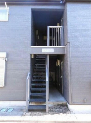 【エントランス】 | 北大塚アパートメント　14093 | 階段は建物の中央に位置します(^^)/