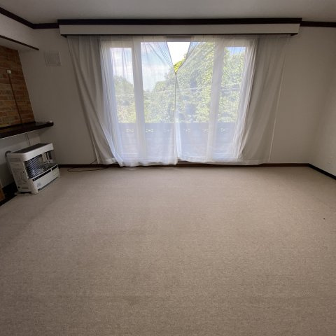 室蘭市沢町23-4戸建　(左)の居間・リビング|ゆったり過ごせる居間です