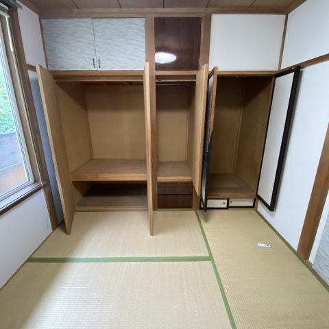 室蘭市沢町23-4戸建　(左)の収納|十分な収納スペースがあります