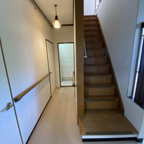 室蘭市沢町23-4戸建　(左)の内装|おしゃれな内装です