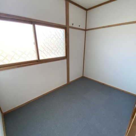 室蘭市沢町23-4戸建　(左)の洋室|個人の部屋や寝室として使える洋室です