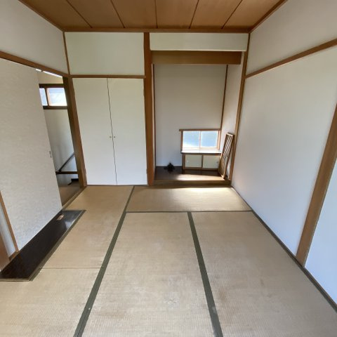 室蘭市沢町23-4戸建　(左)の和室|来客時にも便利な和室付き