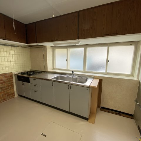 室蘭市沢町23-4戸建　(左)のキッチン|きれいなキッチンです