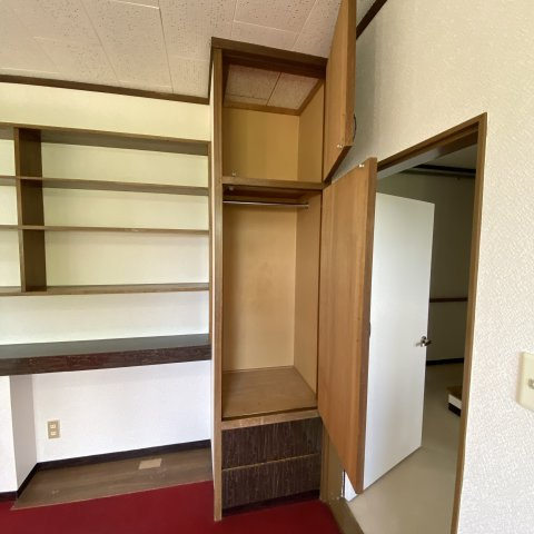 室蘭市沢町23-4戸建　(左)の収納|収納スペース豊富です