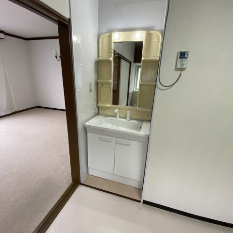 室蘭市沢町23-4戸建　(左)のその他