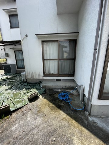 山本6丁目　一戸建ての駐車場|東側の庭には植物の手入れやお掃除に、何かと役立つ立水栓があります。