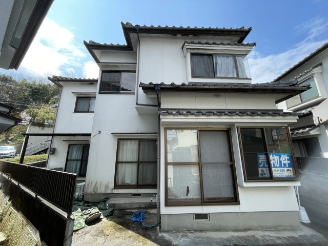 山本6丁目　一戸建ての外観|緑豊かな閑静な住宅地。車で約5分程の場所に、スーパーやドラッグストア、病院などがあります。