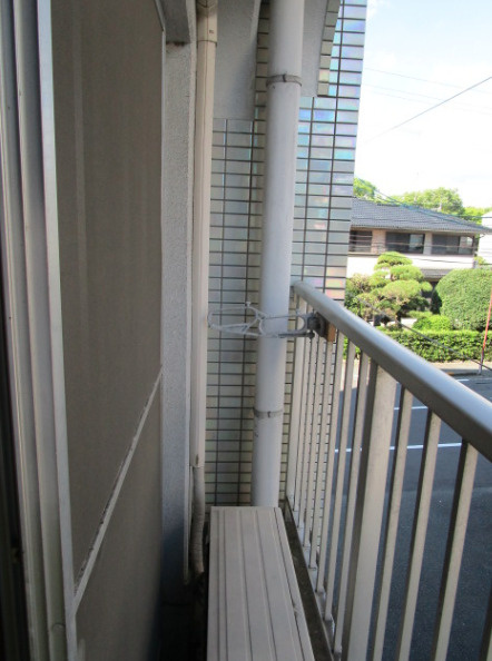 メゾンフジヨシ【キャッシュバック対象物件】のバルコニー|落ち着いた時間を過ごせるバルコニーです