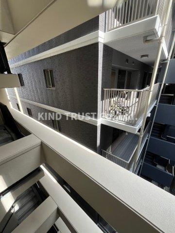 ソルティア大阪同心のバルコニー|お洗濯にも便利なバルコニー付き