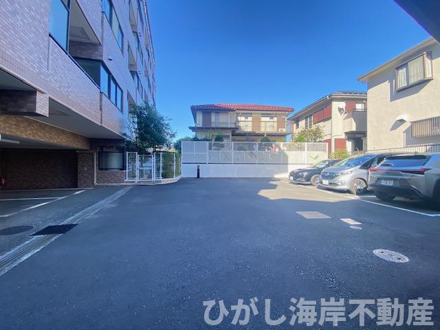ライオンズマンション茅ヶ崎中央公園の駐車場|敷地内　駐車場
