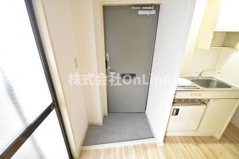 ハイツ菱屋の玄関