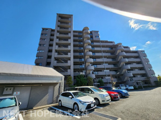 【外観】 | 【ドミネ花屋敷】地上１０階建　総戸数６１戸　ご紹介のお部屋は７階部分です♪南向きバルコニーで陽当たり良好です！※只今室内リフォーム中です。