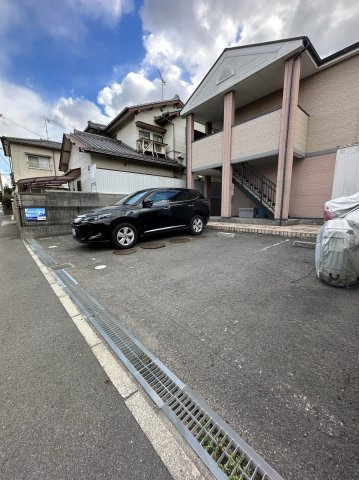 ヴィラソレイユの駐車場