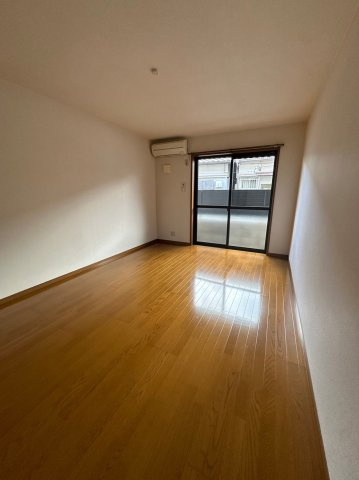 ヴィラソレイユの居間・リビング