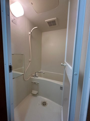 ヴィラソレイユの浴室