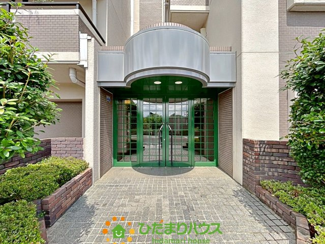 メイゾン東鷲宮のエントランス