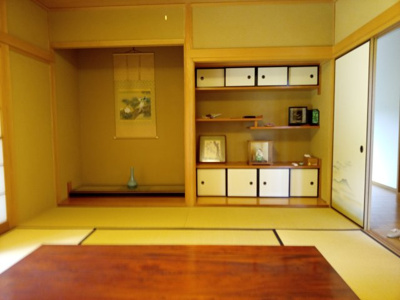 【和室】 | 湯河原《理想郷》戸建住宅 | 広縁から庭園の風景もお楽しみいただけます。