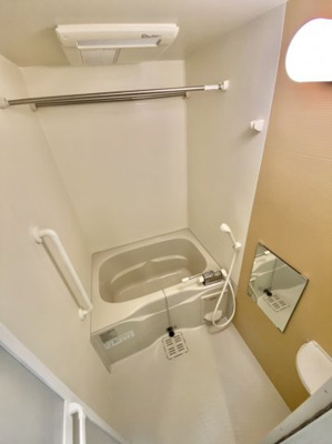 【浴室】 | アイズグランデ | バストイレ別なのでお風呂でゆっくりでいますね