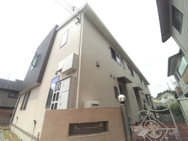 マーベラス西岡本の外観
