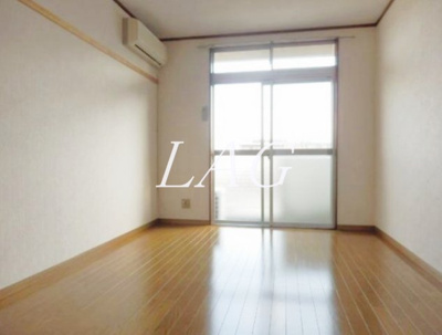 【洋室】 | メゾネット泉 | 洋室のお部屋です。