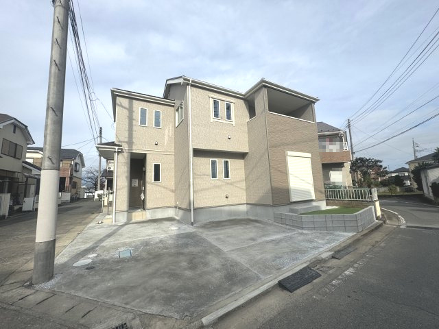 新築　高崎市高関町1期　Heartful　Town　1号棟の駐車場|現地写真　駐車スペースは並列2台分可能です！					
