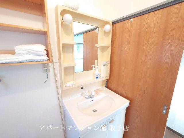 羽根野すえ邸２の独立洗面台