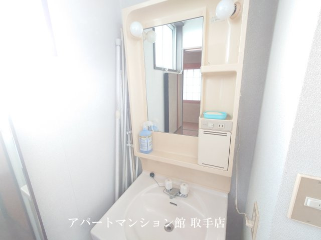 羽根野すえ邸２の独立洗面台