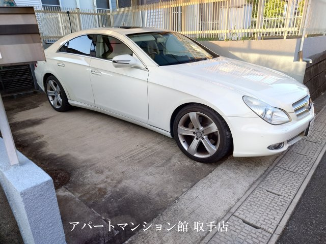 羽根野すえ邸２の駐車場
