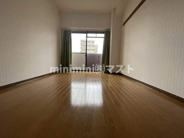 マジョール松崎町の洋室