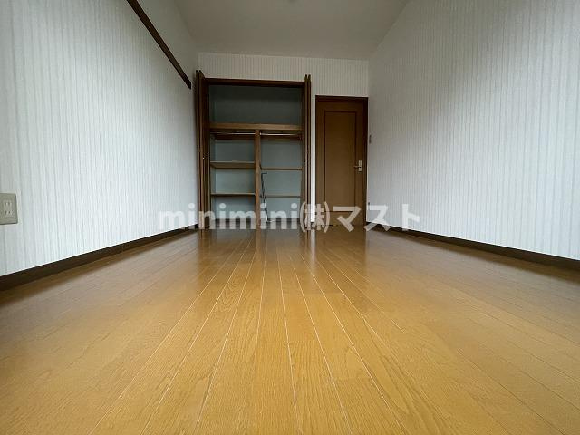 大阪市阿倍野区松崎町３丁目の賃貸マンションの洋室