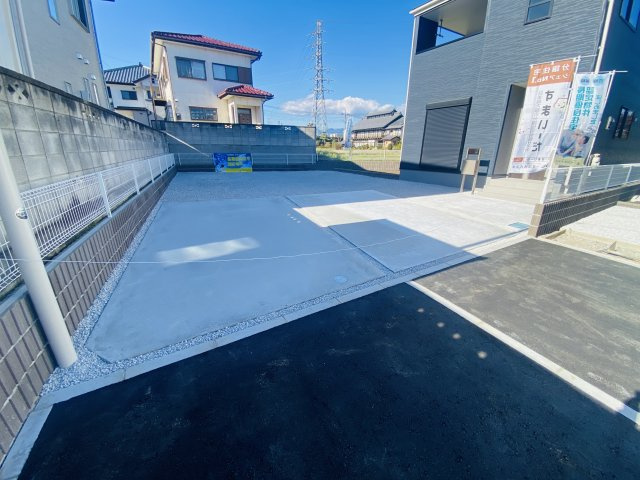 新築　高崎市浜尻町第6　Livele Garden.S　1号棟の前面道路含む現地写真|現地写真　南東側接道幅員約6ｍ			
